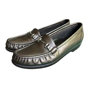 SAS women’s size 10 made in USA brown leather loafers.